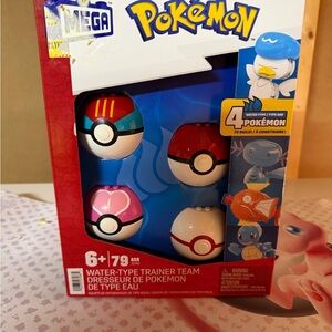 Pokemon Mega Water-Type Trainer Building Set - Red, Blue, White